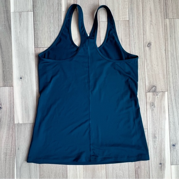 Under Armour Women's green running HeatGear Racer Tank top size Medium - Picture 2 of 5